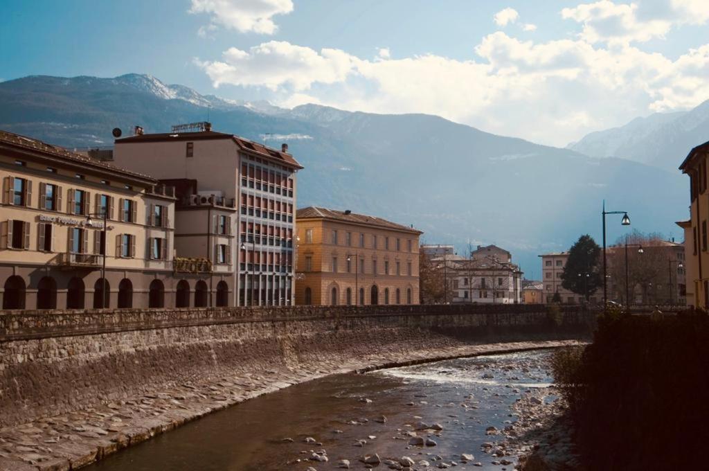 Hotel Europa Sondrio Bagian luar foto